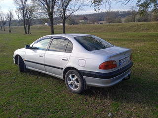 Toyota Avensis foto 3