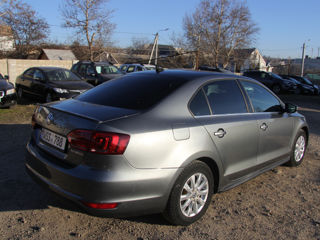 Volkswagen Jetta foto 5