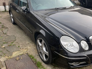 Mercedes E-Class foto 2