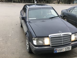 Mercedes Series (W124) foto 1