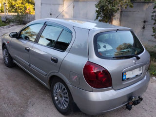 Nissan Almera foto 2