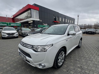 Mitsubishi Outlander foto 2