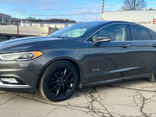 Ford Fusion foto 2