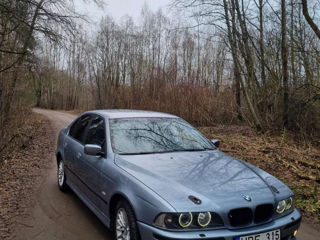 BMW 5 Series foto 3