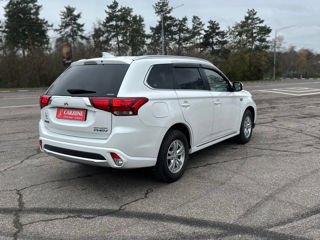 Mitsubishi Outlander foto 3