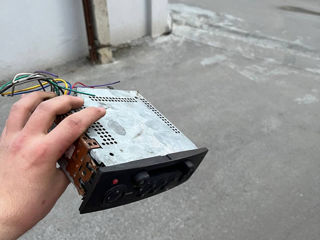 casetofon cu radio pentru Renault Megane, model din anii 2000–2002  foto 1