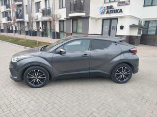 Toyota C-HR foto 4