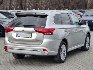 Mitsubishi Outlander foto 3