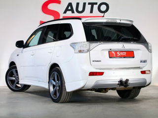 Mitsubishi Outlander foto 2