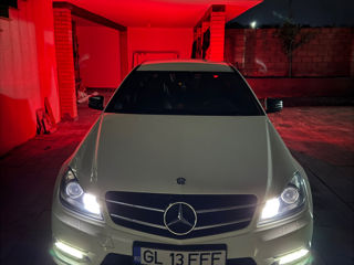 Mercedes C-Class foto 7