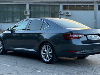 Skoda Superb foto 4