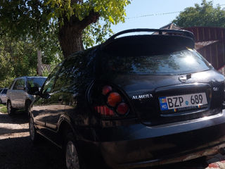 Nissan Almera foto 6