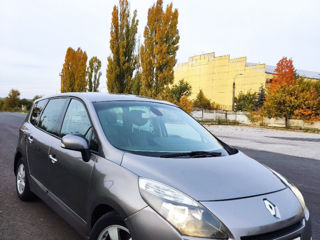 Renault Grand Scenic foto 2