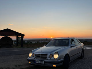 Mercedes E-Class foto 5