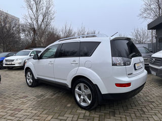 Mitsubishi Outlander foto 2