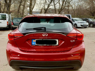 Infiniti Q30