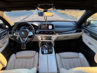 BMW 7 Series foto 8