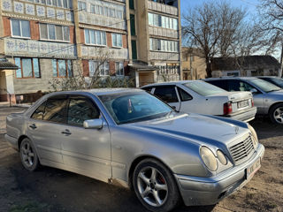 Mercedes E-Class foto 4