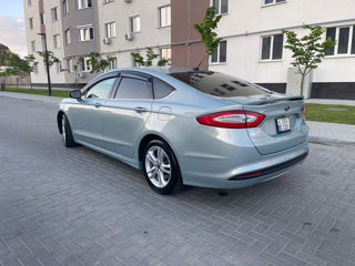 Ford Fusion foto 4