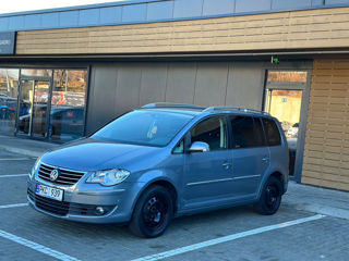 Volkswagen Touran foto 3