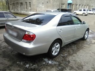 Toyota Camry foto 1