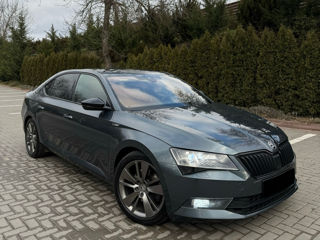 Skoda Superb foto 2