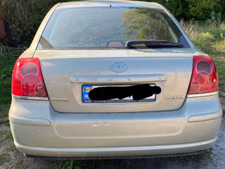 Toyota Avensis foto 3