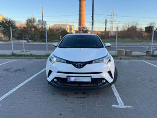 Toyota C-HR foto 4