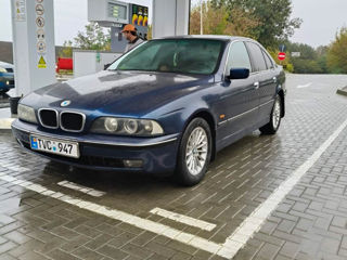 BMW 5 Series foto 4