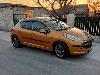 Peugeot 207 foto 2