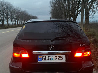 Mercedes B-Class foto 2