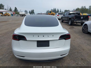 Tesla Model 3 foto 6