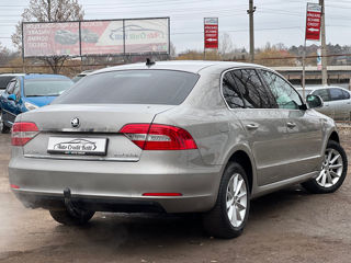 Skoda Superb foto 2