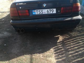 BMW 5 Series foto 4