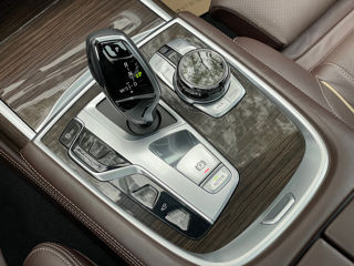 BMW 7 Series foto 14