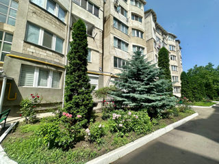 Apartament cu 2 camere, 74 m², Botanica, Chișinău foto 16