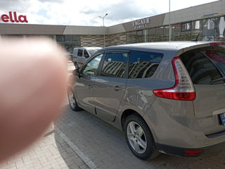 Renault Grand Scenic foto 2