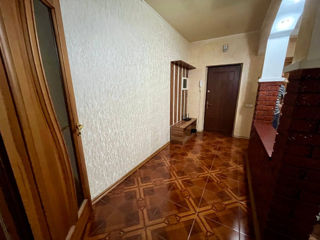 Apartament cu 3 camere, 140 m², Centru, Chișinău foto 5