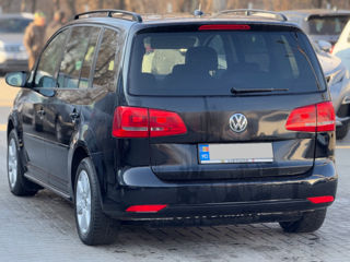 Volkswagen Touran foto 5