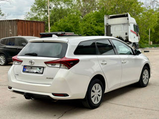 Toyota Auris foto 4