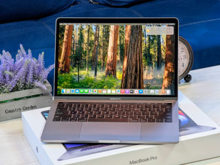 MacBook Pro 13 Retina 2019 (Core i5 8279u/8Gb Ram/256Gb SSD/Iris Graphics/55 Cycles/13.3" Retina) foto 4