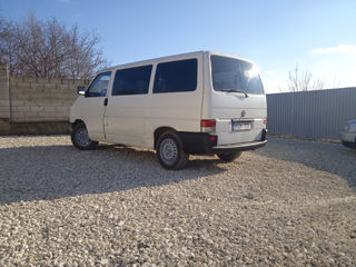 Volkswagen Caravelle foto 4