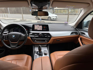 BMW 5 Series foto 7