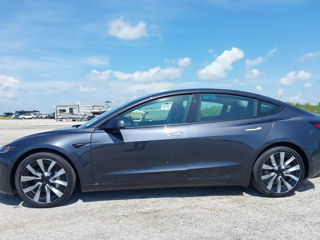 Tesla Model 3 foto 6