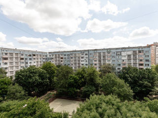 Apartament cu 3 camere, 74 m², Botanica, Chișinău foto 1