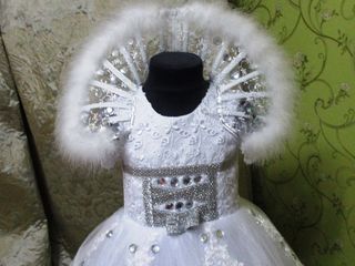 Pentru matinee de Anul Nou rochițe și costume de carnaval în chirie la Buiucani foto 8