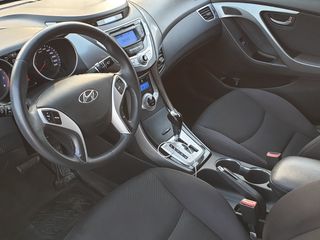 Hyundai Elantra foto 7