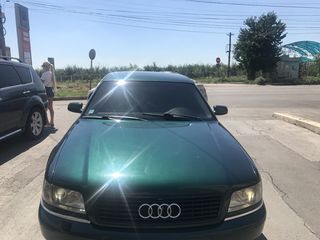 Audi A8 foto 1