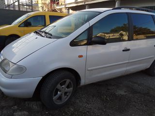 Volkswagen Sharan foto 1