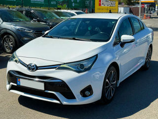 Toyota Avensis foto 1